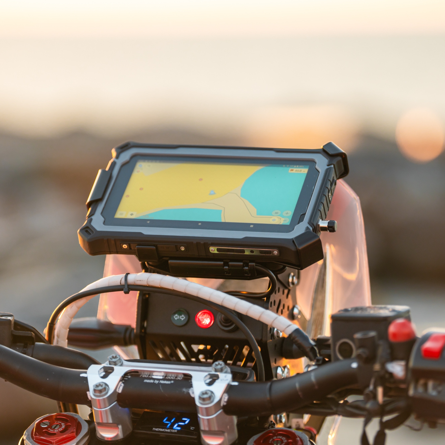Carpe Iter CI PAD V4D high-visibility display in direct sunlight